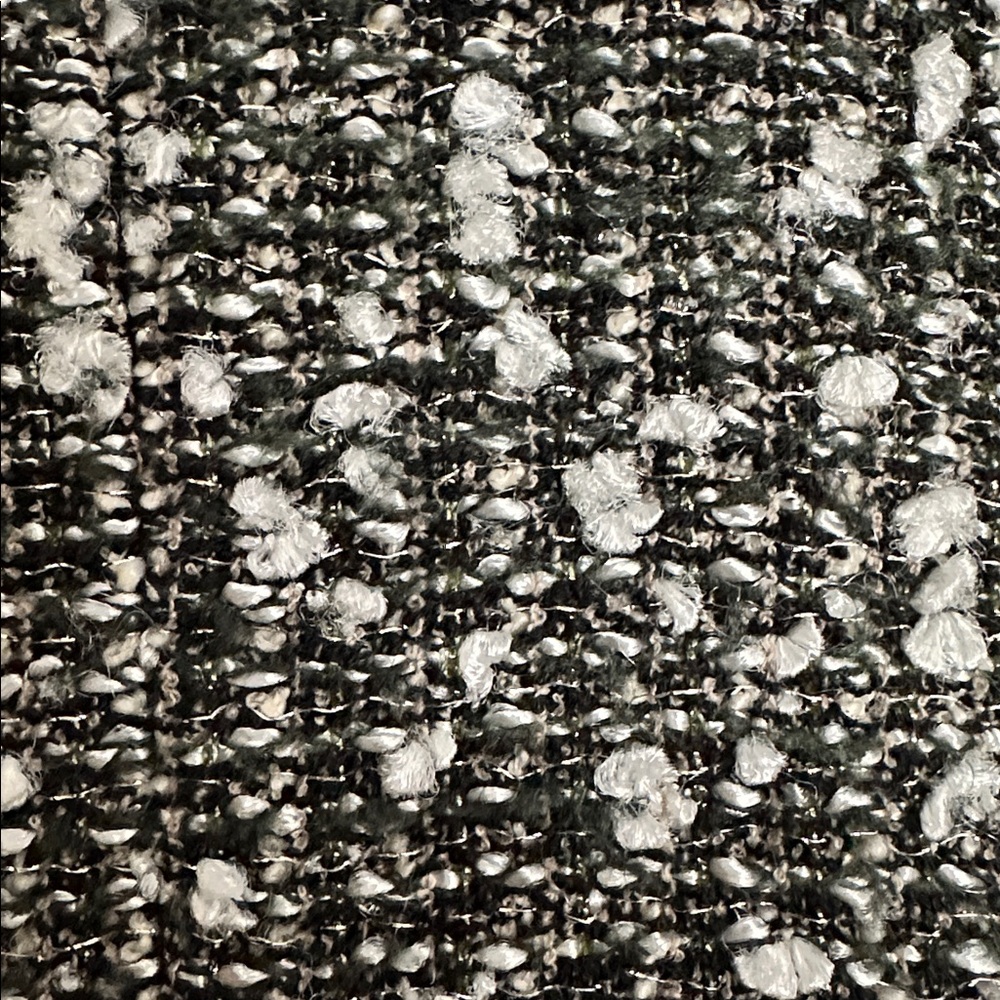 Chanel Black and White Tweed Blazer Size 36 - Picture 4 of 15
